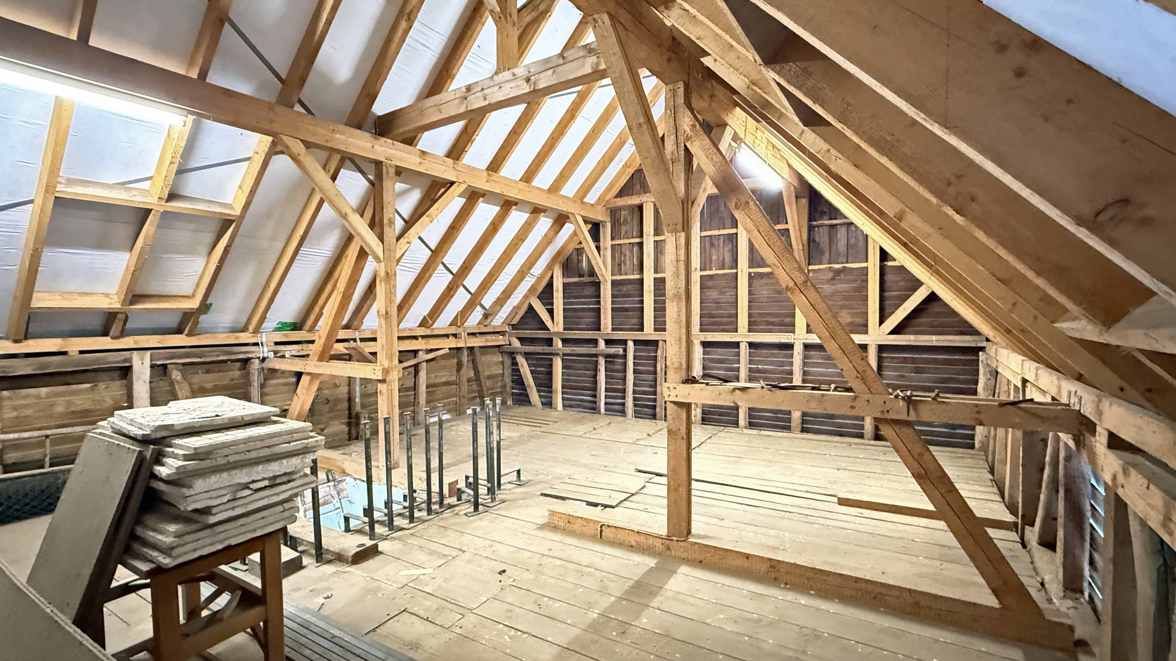 Kirchen-Äpfelbach: Landhaus in malerischer Landschaft, Ausbaureserve im Nebengebäude (7,5 x 9,5 m)