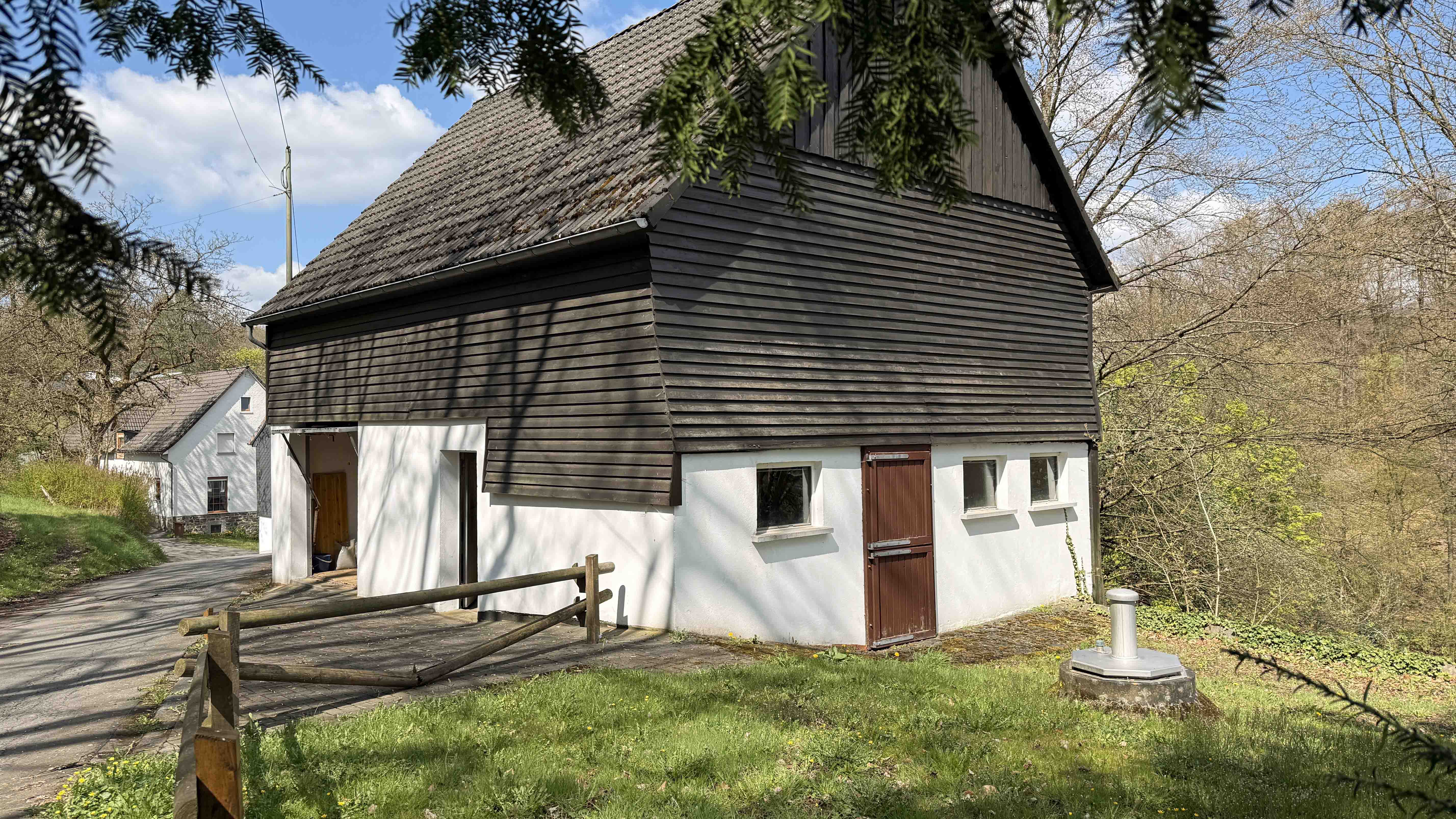 Kirchen-Äpfelbach: Landhaus in malerischer Landschaft, Nebengebäude/ Ausbaureserve, - jetzt: nur Garage