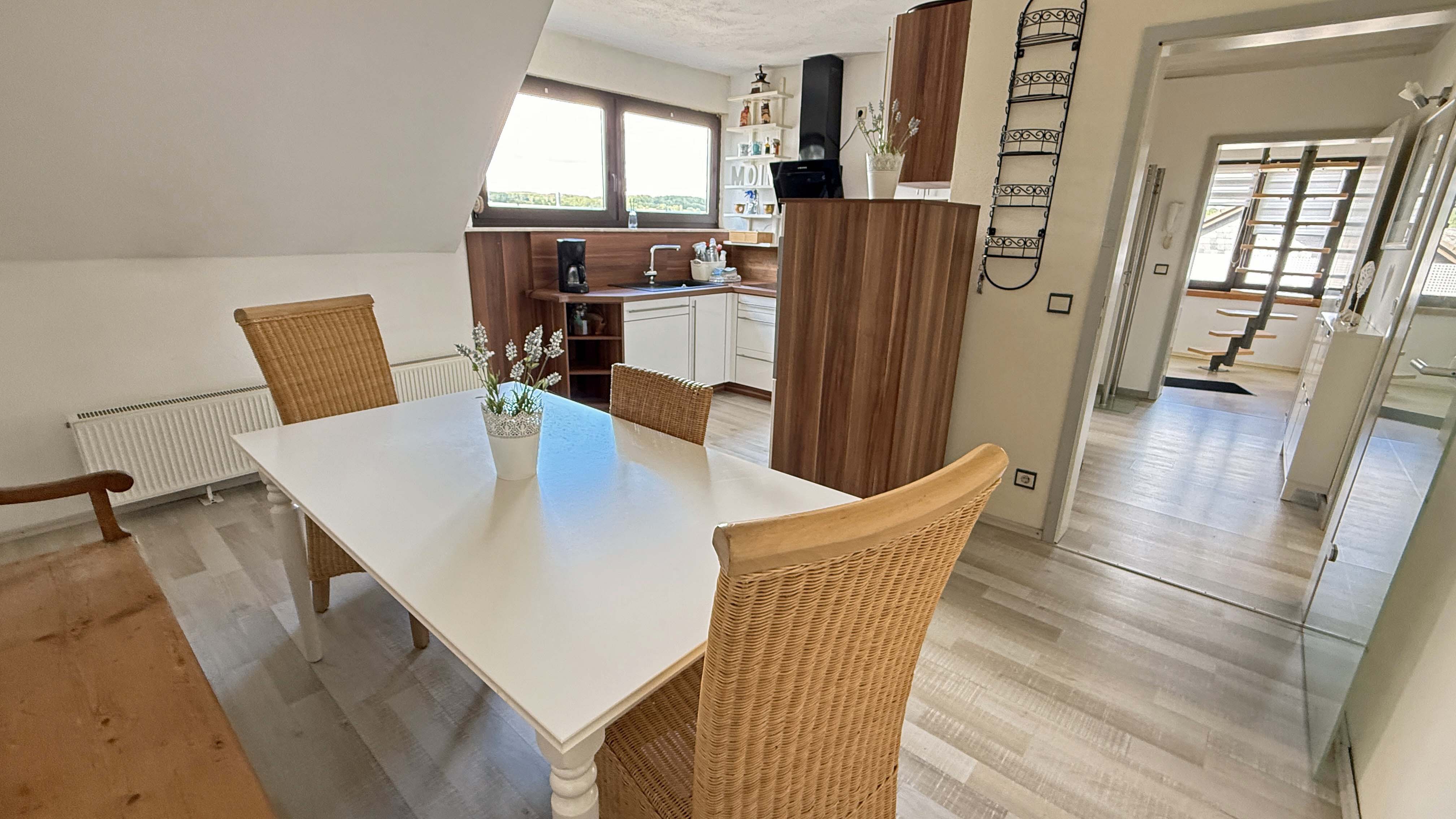 Wenden: 1-2 Familienhaus in schöner, zentraler, ruhiger Wohnlage, ...gemütlichem Essplatz