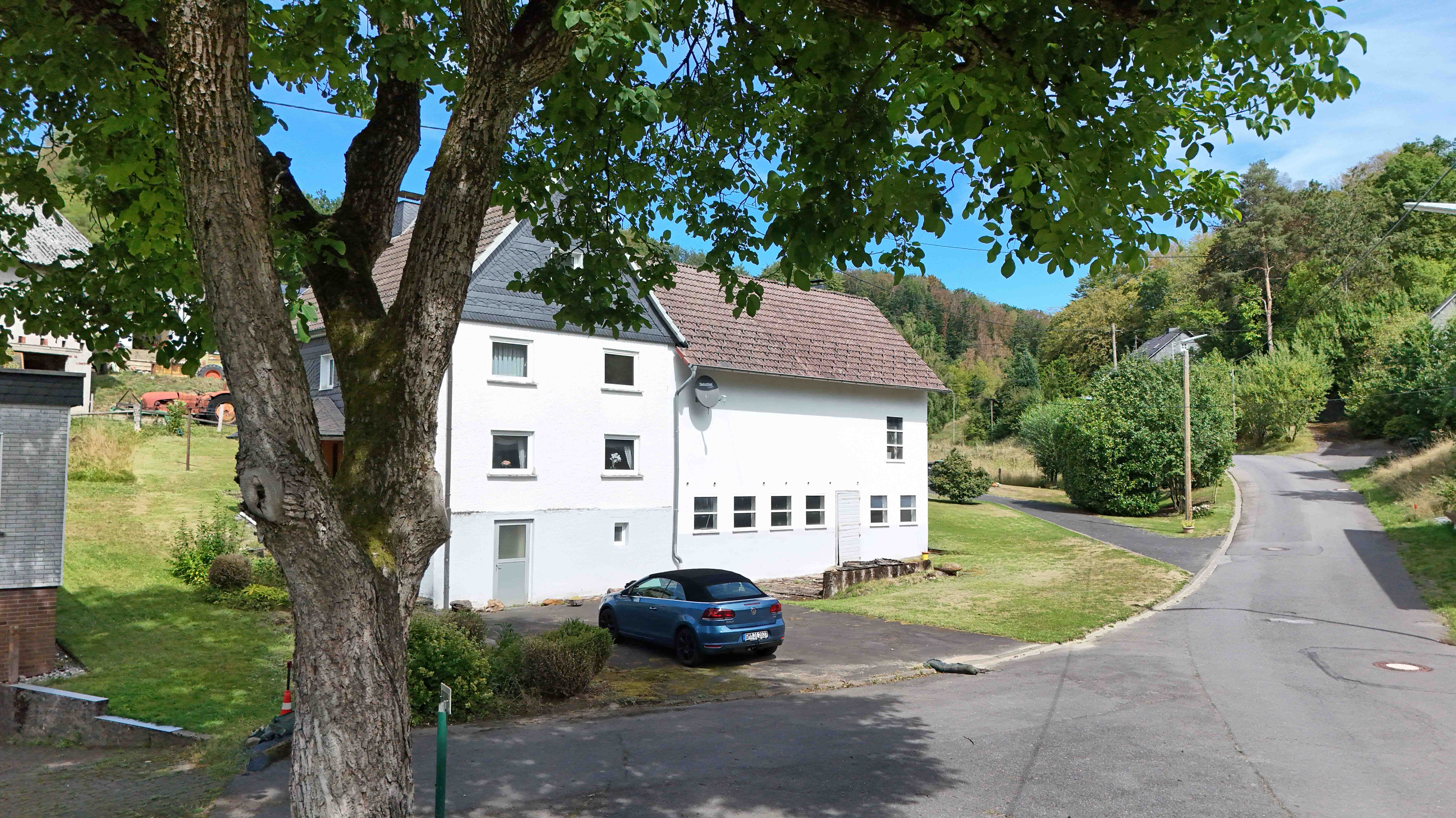 420 2-485 - Morsbach-Korseifen: Wohnhaus mit Stall und Scheune