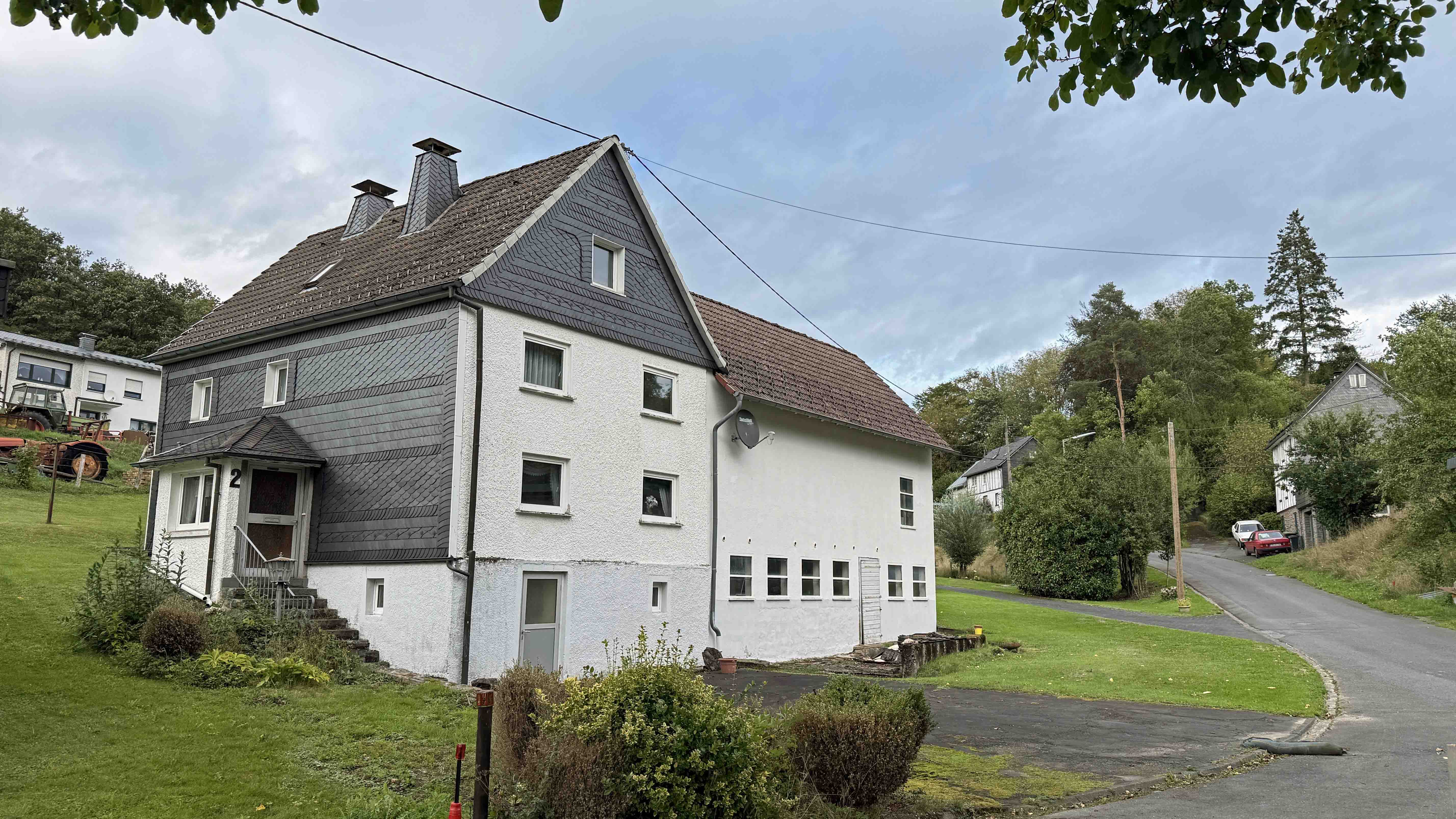 420 2-485 - Morsbach-Korseifen: Wohnhaus mit Stall und Scheune