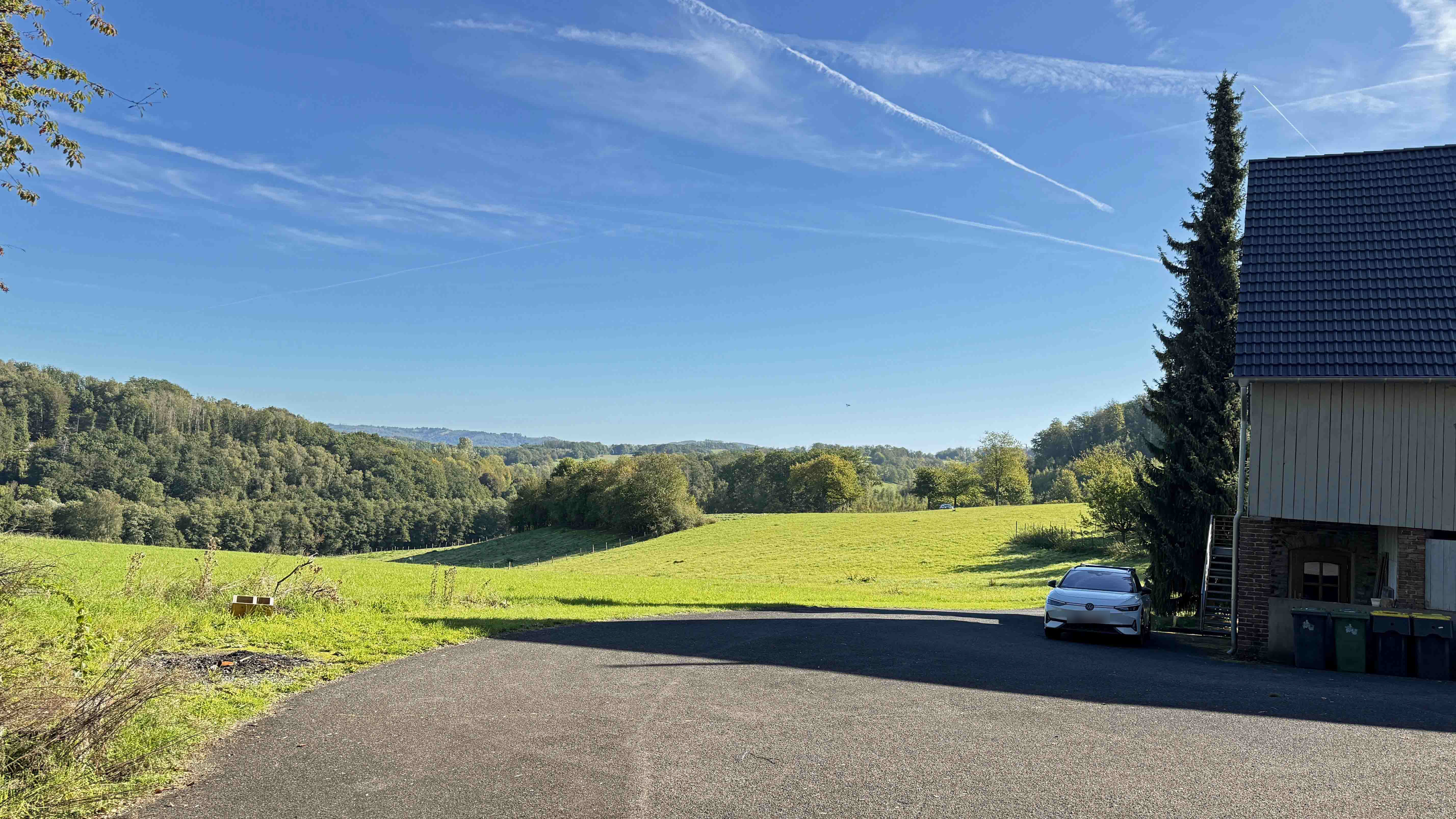 Reichshof-Kalbertal: 4-Häuser-Dorf mit angrenzenden Wiesen in Alleinlage, ...herrlicher Höhenlage mit Fernblick