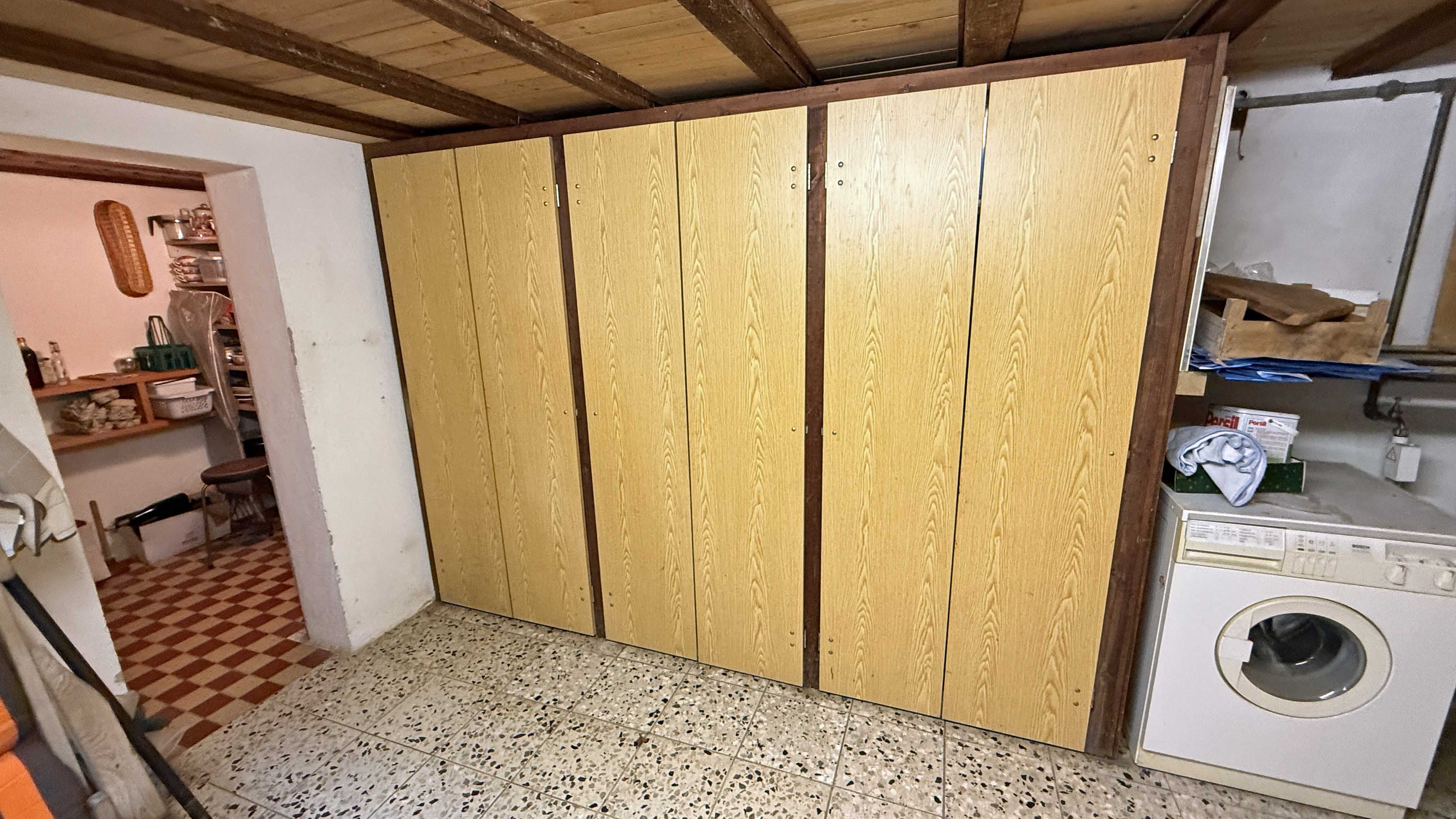 Morsbach-Böcklingen: Gemütlich in der Natur, kleines Holzblockhaus, wertvolle Nutzfläche im UG: HSW-, Vorrats- und...