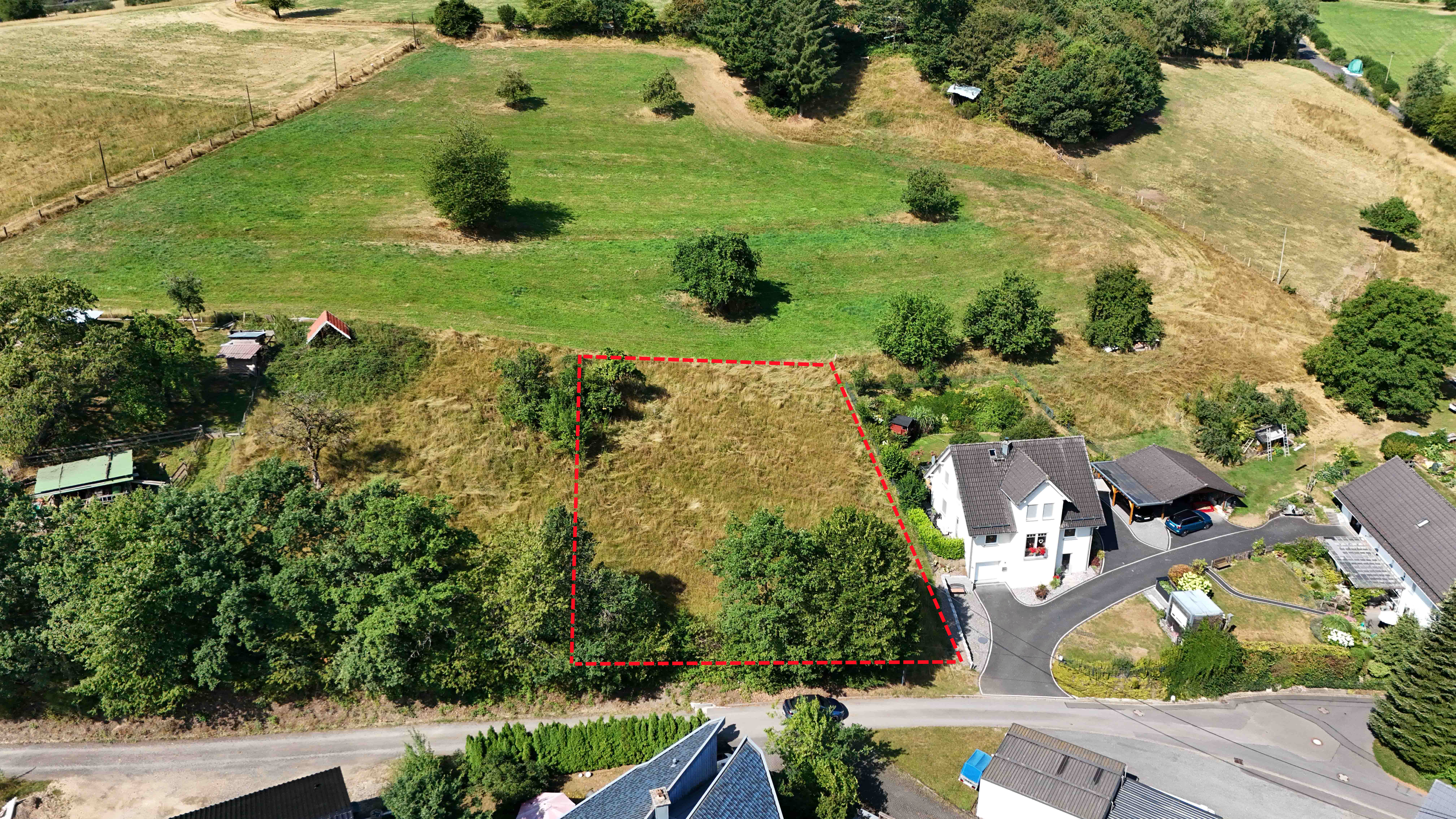 Morsbach-Oberwarnsbach: Baugrundstück 1.133 m² ruhig und idyllisch gelegen, ein Keller (s. Nachbar) sollte vorgesehen werden