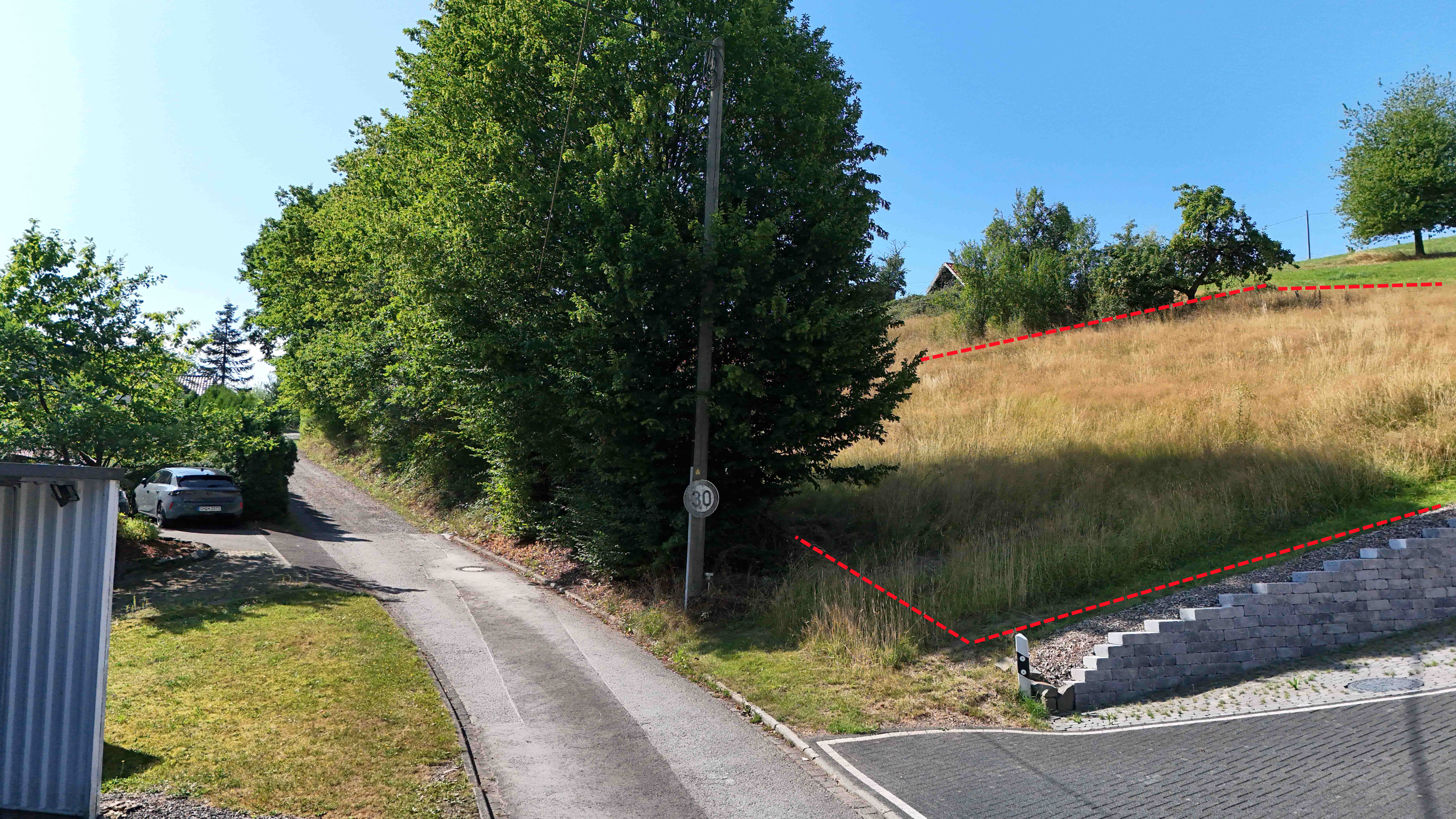 Morsbach-Oberwarnsbach: Baugrundstück 1.133 m² ruhig und idyllisch gelegen, Die Straße endet nach bereits 100 m (Sackgasse)